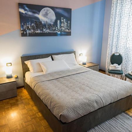 Elegant Apartment In Bergamo Center Eksteriør billede
