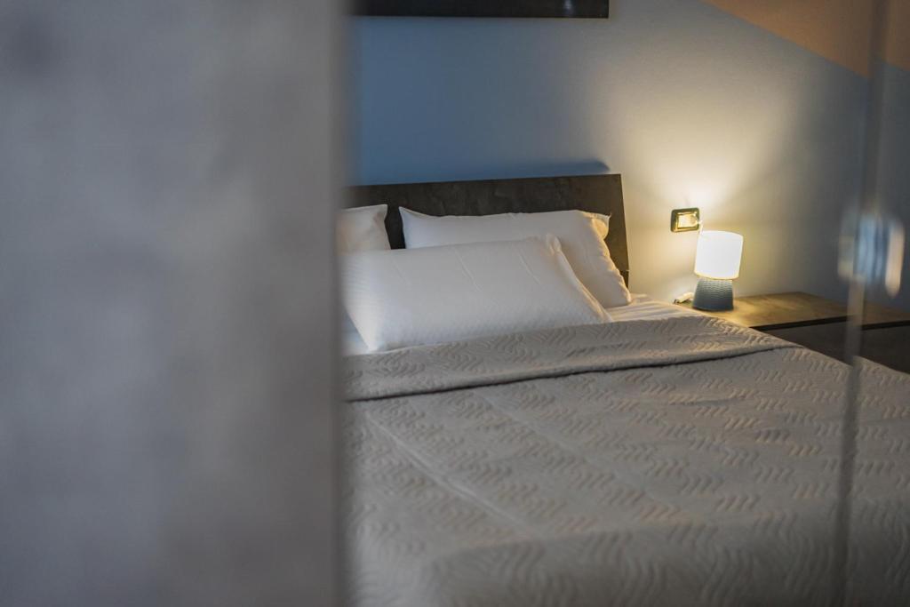 Elegant Apartment In Bergamo Center Eksteriør billede
